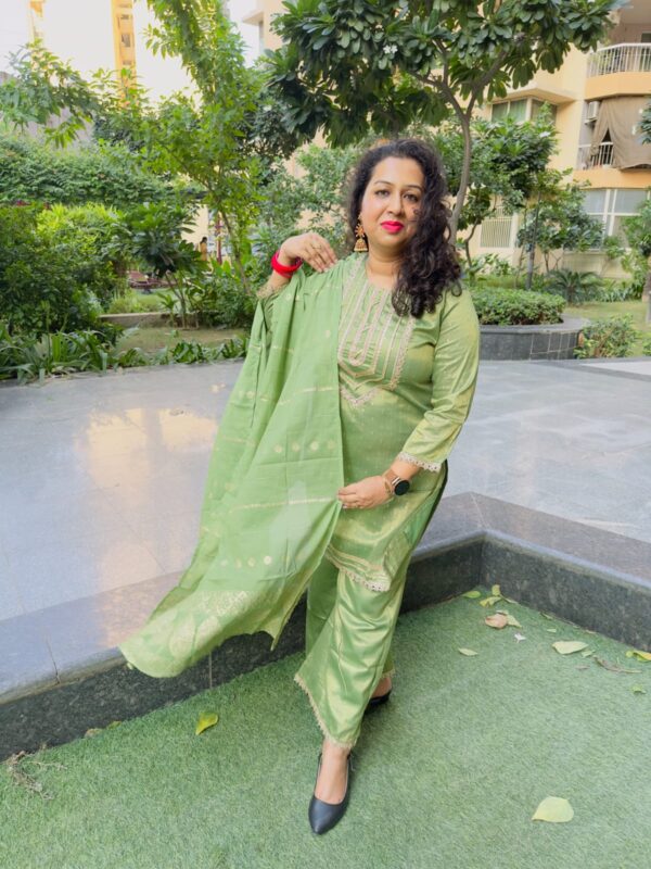 Elegant 3-Piece Suit – Yellow & Green - Image 2