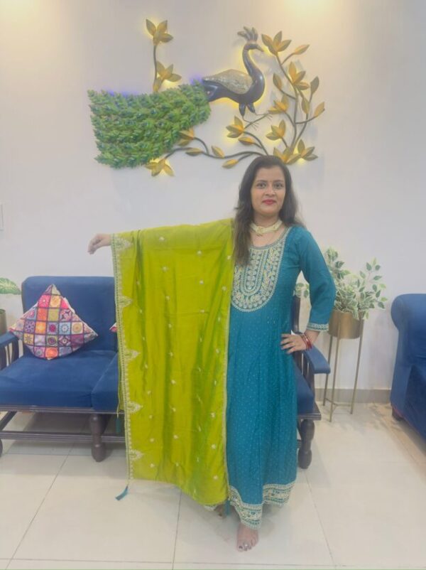 Anarkali 3 pc suit set